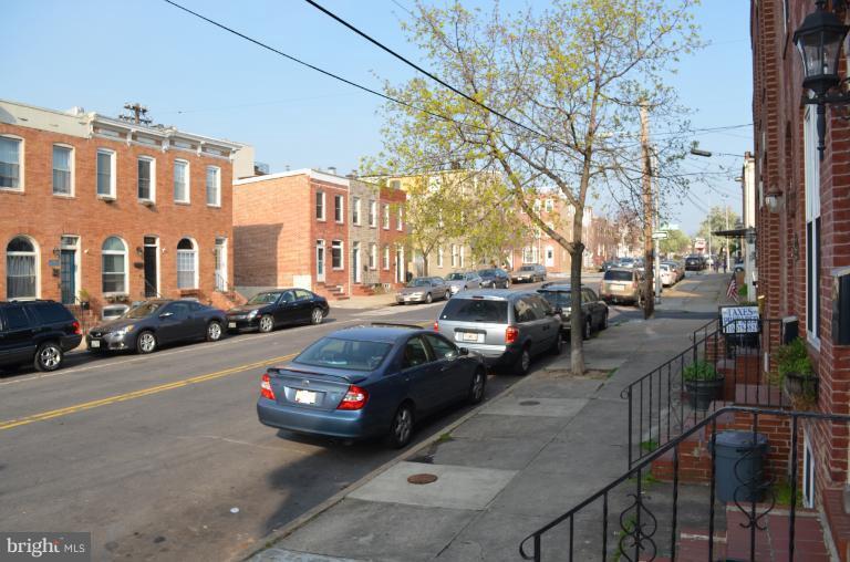 Primary Photo - 2727 Dillon St