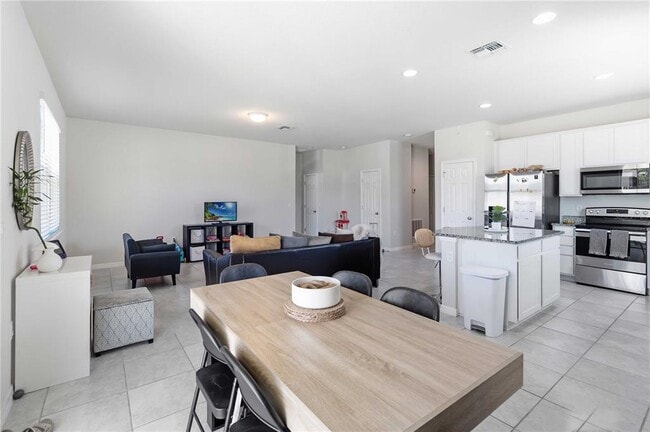 Foto del edificio - 17241 Goldcrest Loop