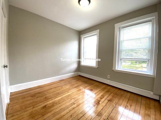 Building Photo - 270 Bowdoin St
