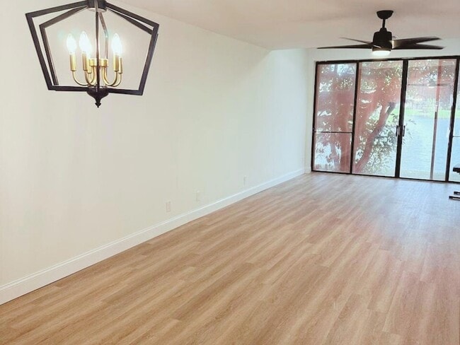 Foto del edificio - 3964 Cocoplum Cir