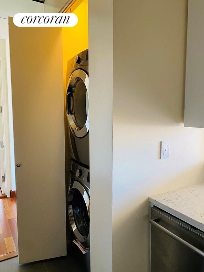 Building Photo - 305 E 63rd St