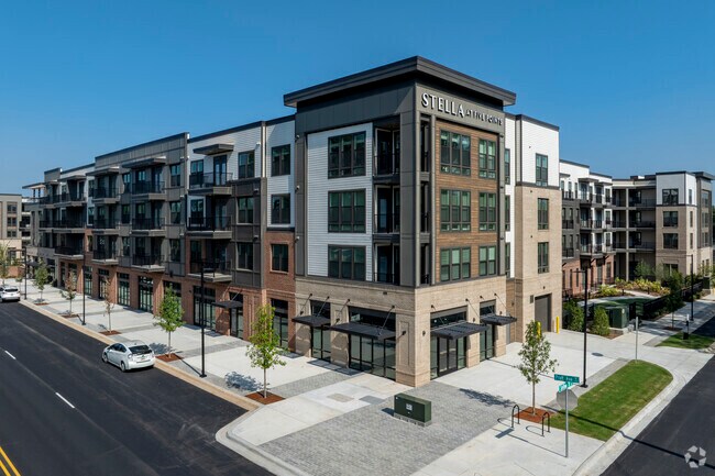 Building Photo - Stella at Five Points