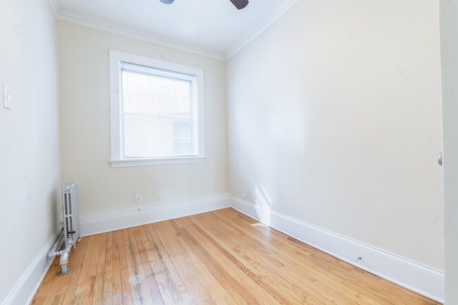 Building Photo - 4821 N Springfield Ave