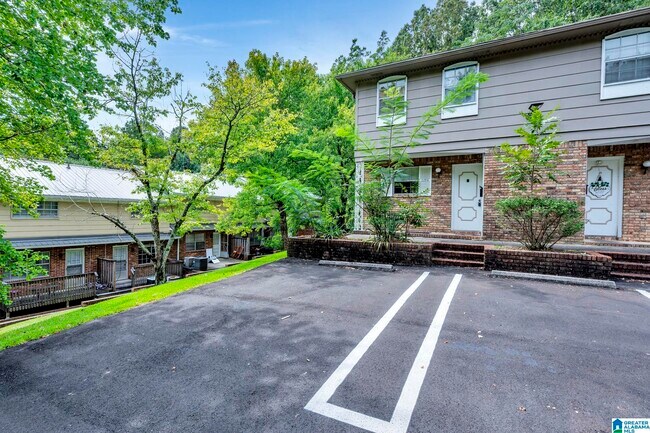 Building Photo - 2286 Chapel Hill Rd