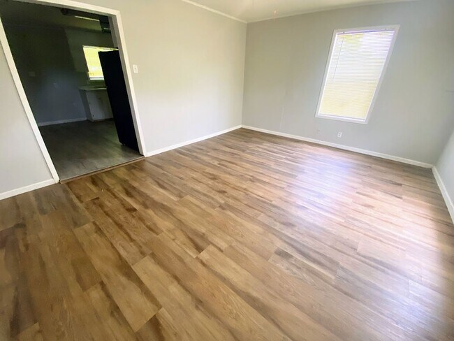 Foto del edificio - Cozy 2-Bedroom Home for Rent in South Lake...