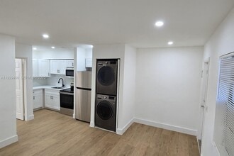 Building Photo - 417 NW 2nd Ave