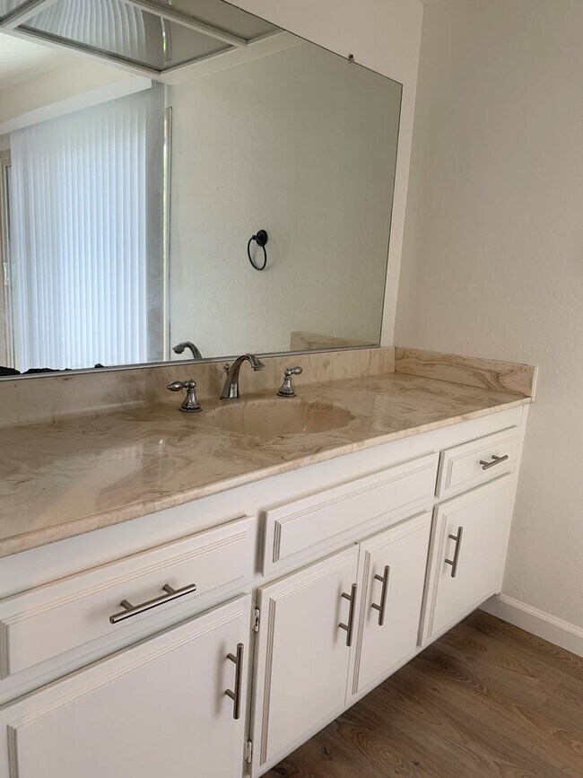 Foto del edificio - 9836 Snowmass Dr