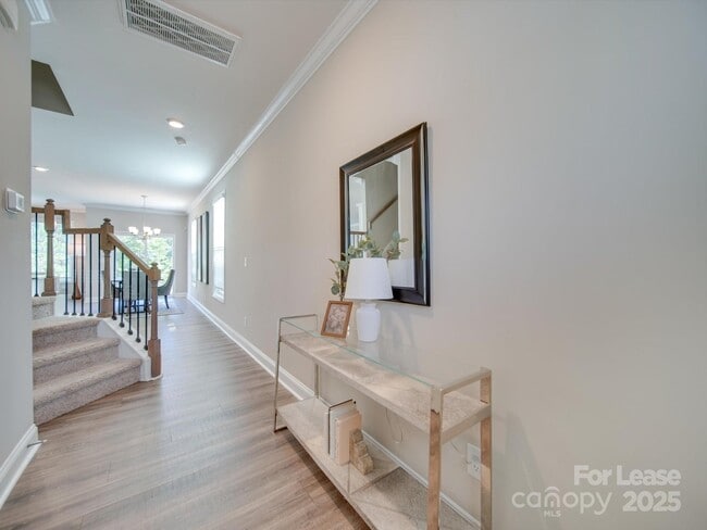 Building Photo - 574 Altamonte Dr