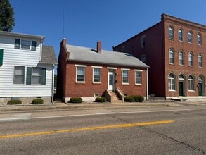 Building Photo - 319 W Main St