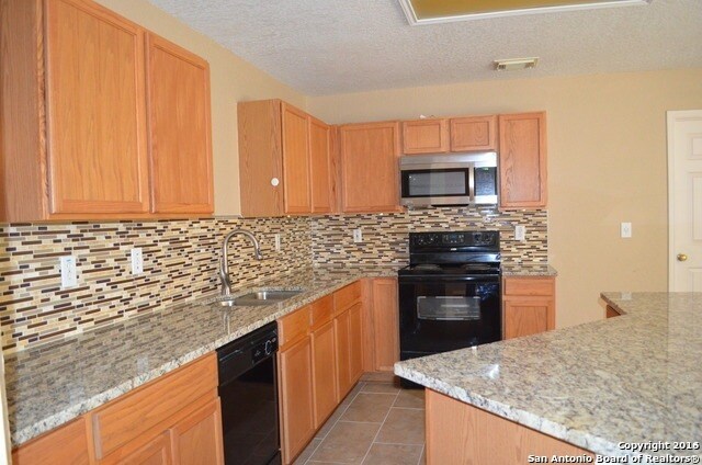 Foto del edificio - 443 Bluegrass Creek