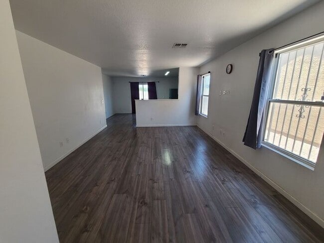 Foto del edificio - Charming 2-bedroom, 1-bathroom washer/dryer