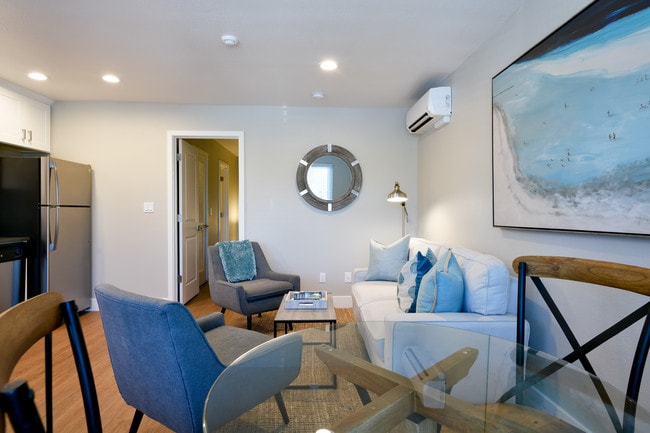 1 BR,1 BA 480SF - Access @ Rohnert Park