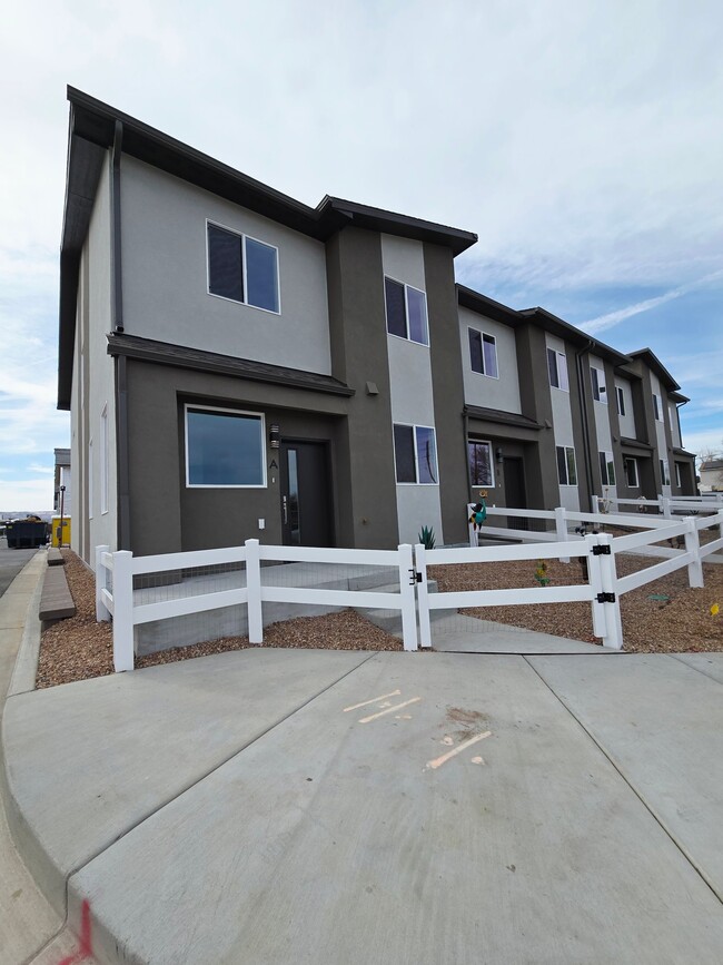 Building Photo - 2786 Caspian Wy