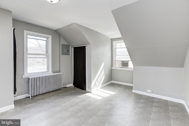 Building Photo - 1307 W Northern Pkwy