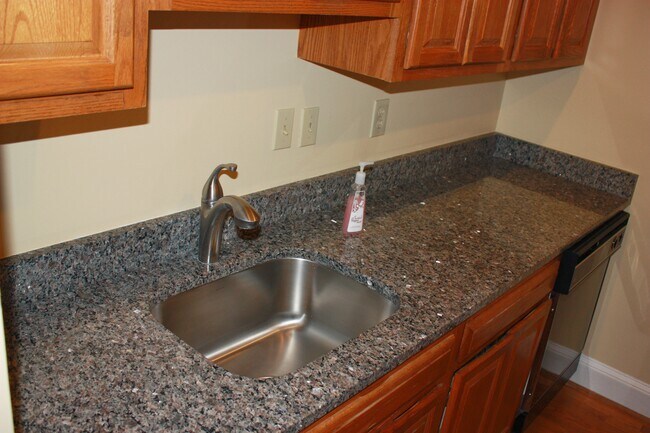 Kitchen counter - 3060 16th St NW