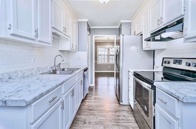 Foto del edificio - 900 N Main St