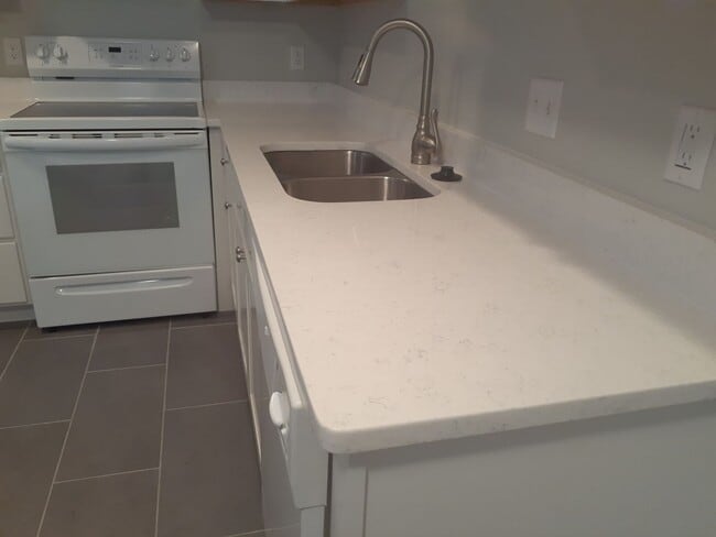 Building Photo - 262 -264 George Waterman Road