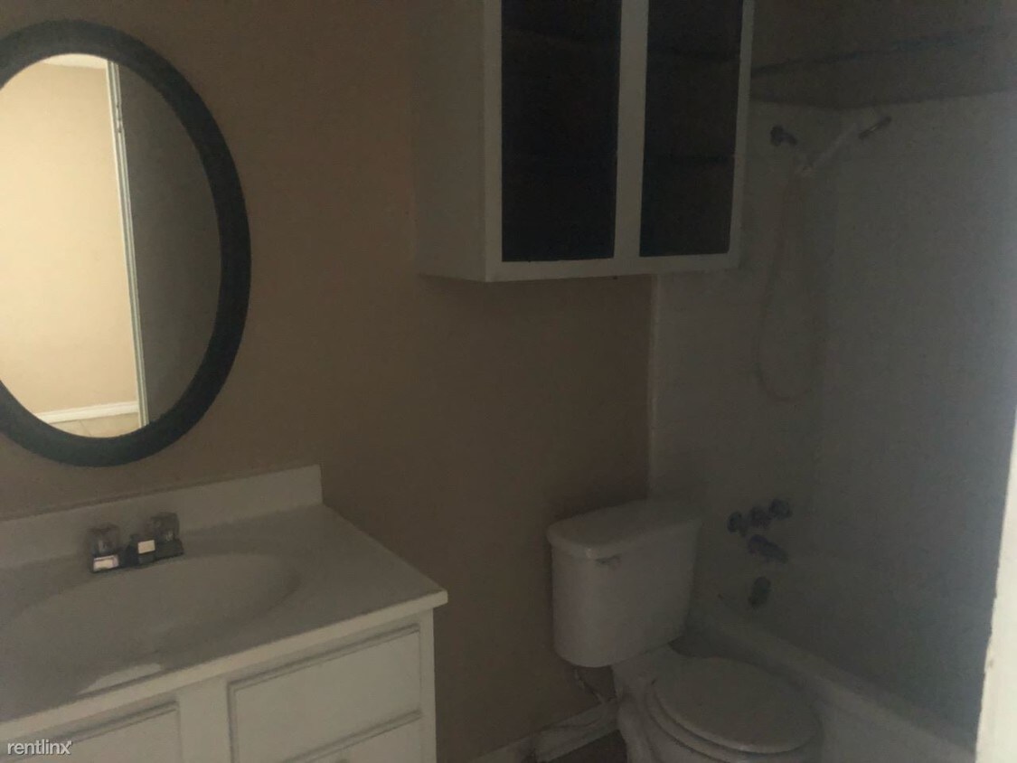 Foto del edificio - 2 br, 1 bath  - 2511 N Franklin St D