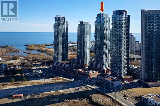 Photo du bâtiment - 2220 Lake Shore Blvd W