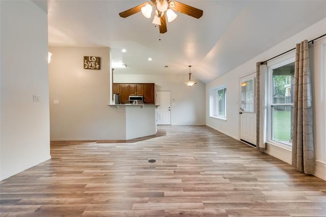 Foto del edificio - 106 S 3rd Ave