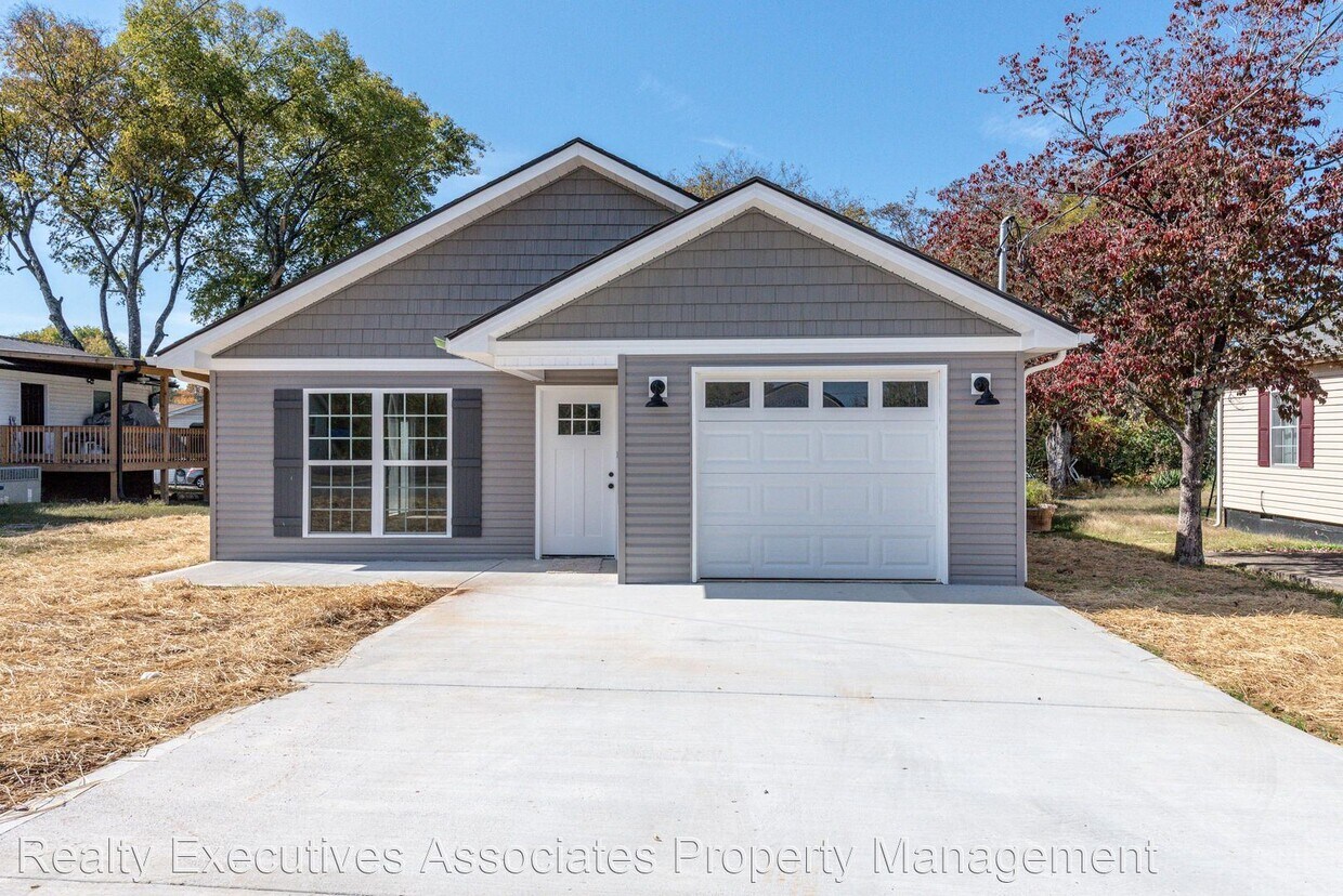 3 br, 2 bath House 603 Rule Street House Rental in Maryville, TN