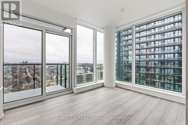 Photo du bâtiment - 110 Broadway Ave