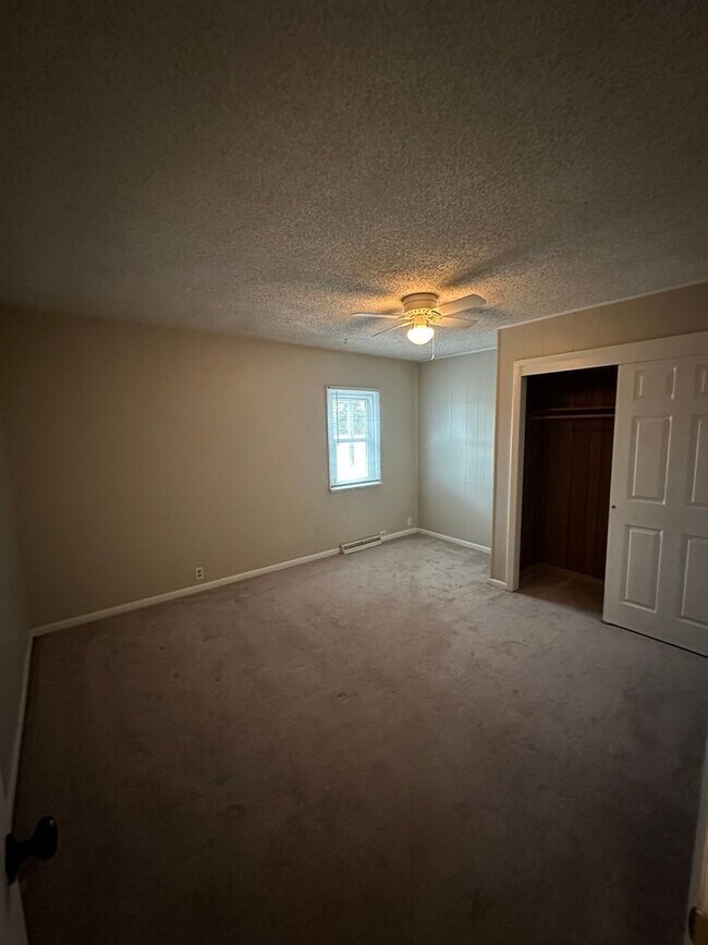 Building Photo - 3 BEDROOM, 2 BATHROOM, RURAL PROPERTY ON O...