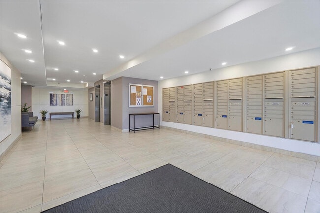 Building Photo - 105 Lake Emerald Dr