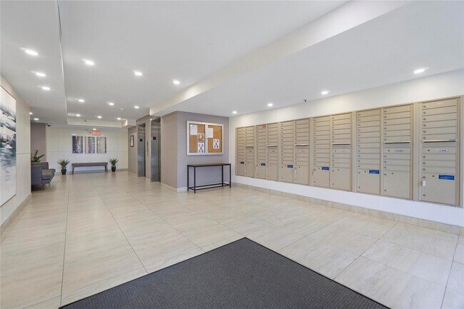 Building Photo - 105 Lake Emerald Dr