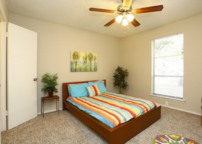 Interior Photo - The Retreat at 2818