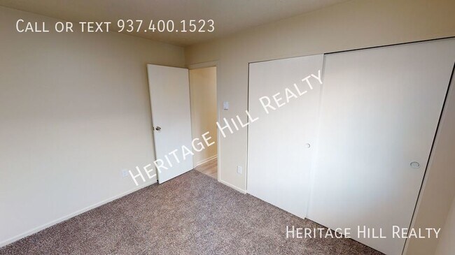 Building Photo - Renovated 2 Bedroom, 1 Bath Ranch Apartmen...