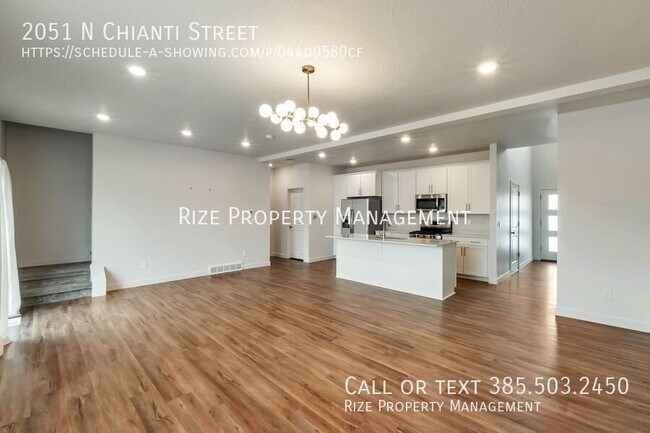 Building Photo - 2051 N Chianti St