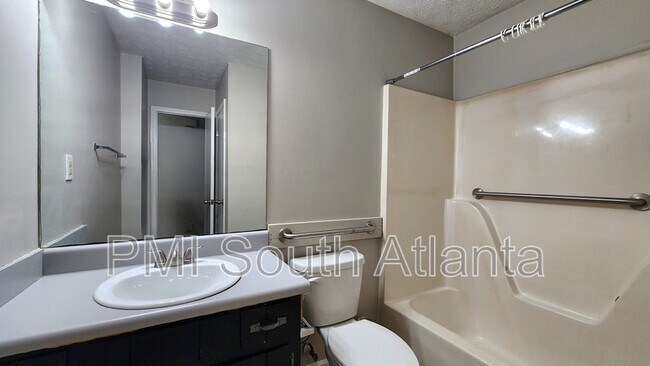 Building Photo - 7095 Apache Ln