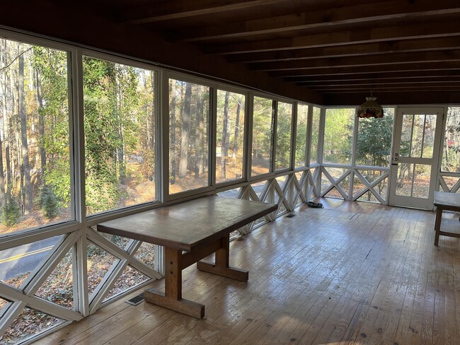 Foto del edificio - 901 Davis Mountain Rd