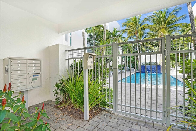 Foto del edificio - 741 NE 4th Ave