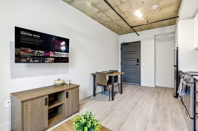 Commun - Hillside Apartments