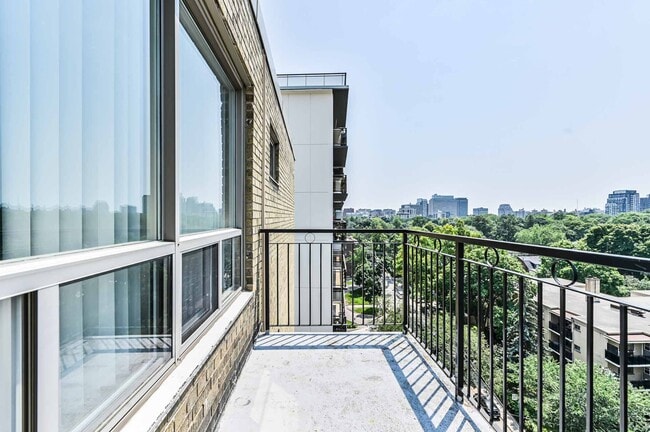 Building Photo - La Salle Towers