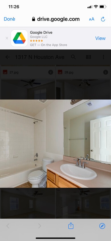 Foto principal - 1319 N Houston Ave