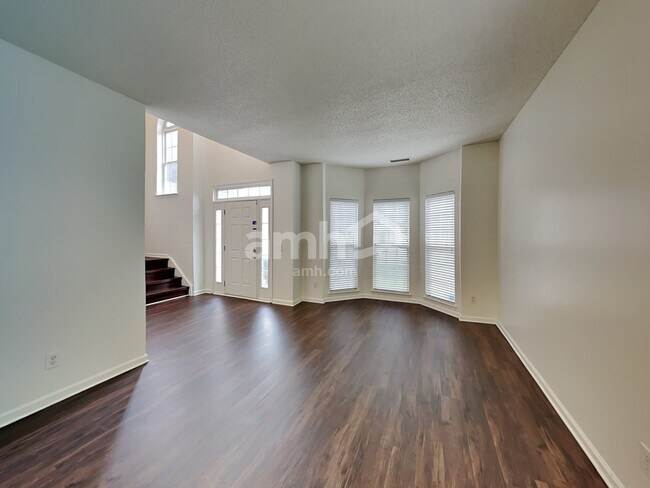 Building Photo - 5142 Bentgrass Run Dr