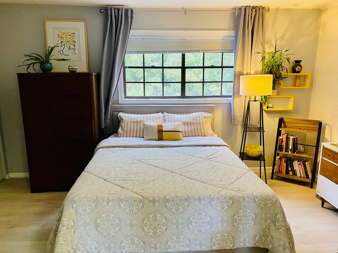 Foto principal - 807 W Trinity Ave