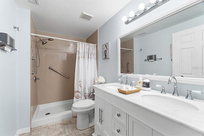Ensuite bathroom - 5168 Northridge Rd