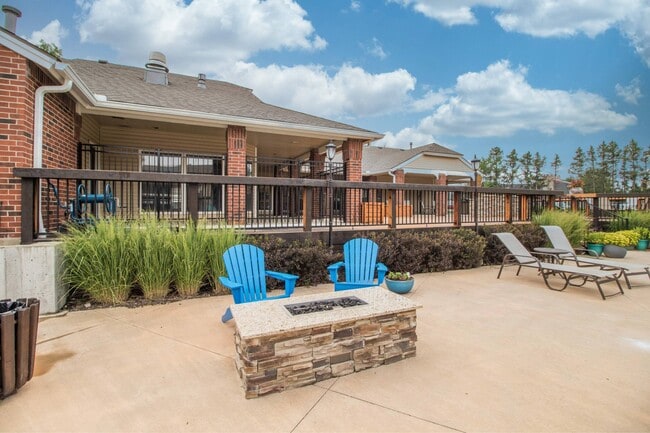 Building Photo - Silverwood Apartments