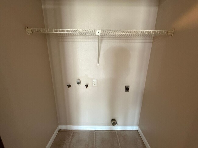 Foto del edificio - *** Owner Sold***JCR1 - 2040 All Units