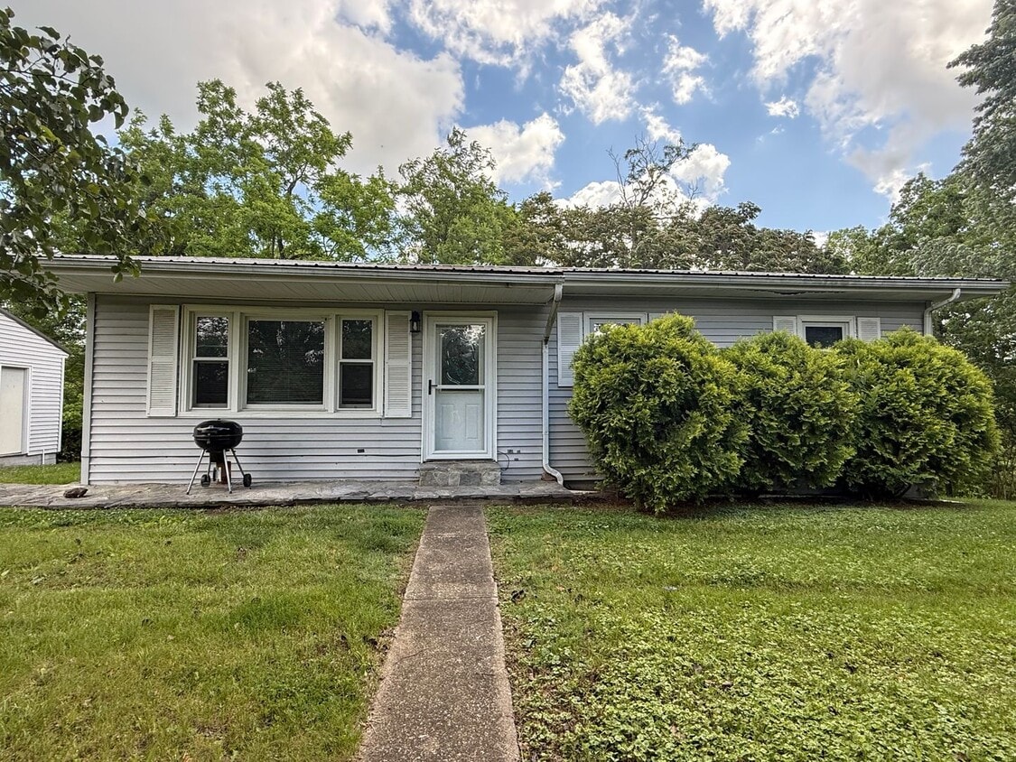 Primary Photo - 3 Bedroom 1 Bathroom Home in Greene County...