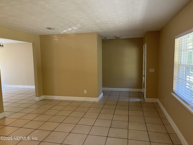 Building Photo - 375 Arlington Pl