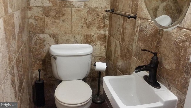 Foto del edificio - 703 Jefferson St NE