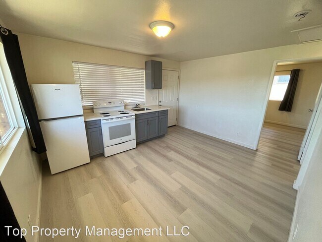 Building Photo - 2 br, 1 bath House - 1054 Hulakui Dr