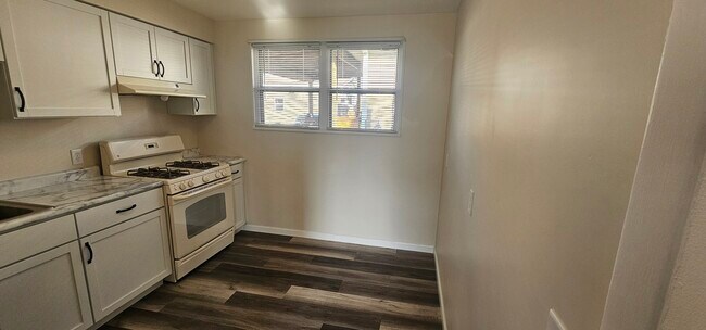 Foto del edificio - 1055 Kenmore Ave