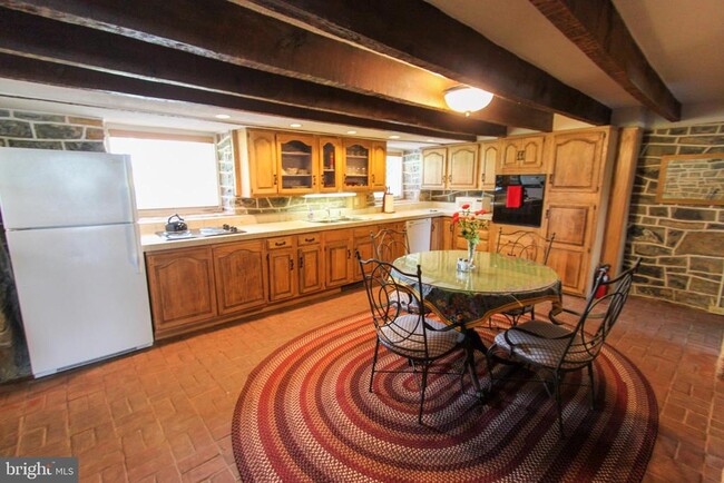 Foto del edificio - 568 Smithfield Ln