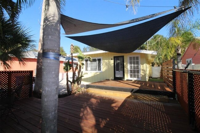 Building Photo - 5231 Calle De Costa Rica